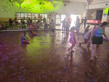 Foto 62: Carnaval 2025 em Quatá promoveu 5 dias de folia com marchinhas, pagode, axé e matinê